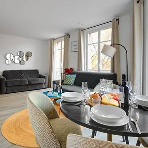 155 Georges - Superbe A , Paris France